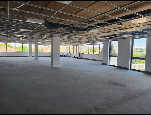 684M² OFFICE TO LET IN VORNA VALLEY